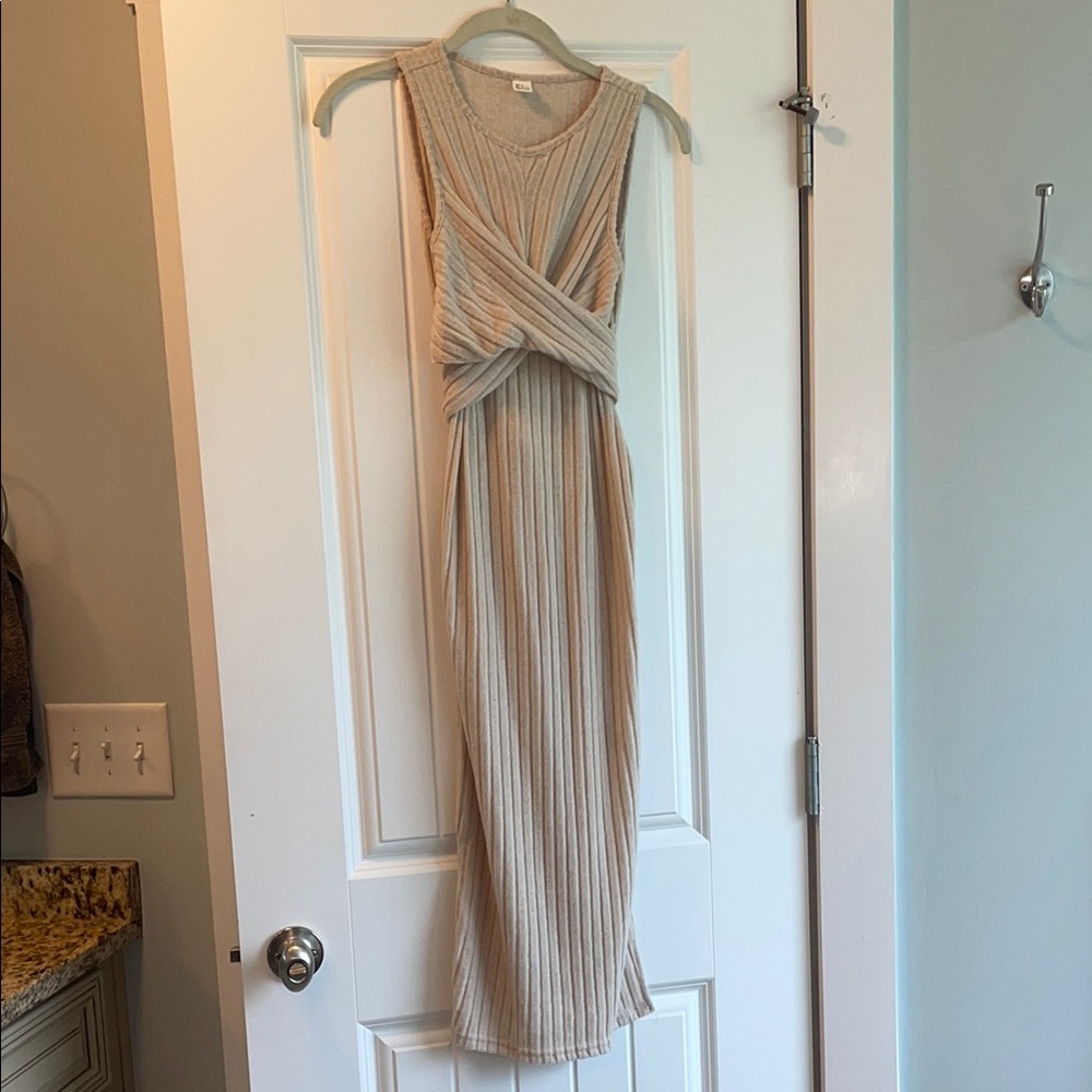 Elegant Beige Sleeveless Dress